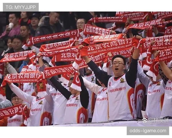 足球指挥风采：教练战术创新助力球队竞争力跃升