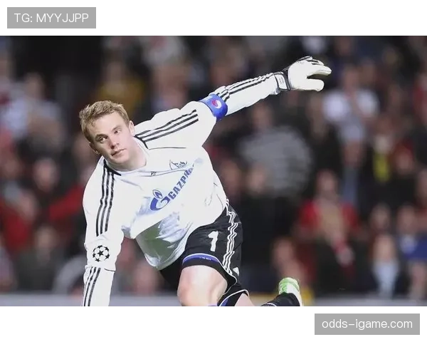 诺伊尔重塑门将角色：德甲传奇如何重新定义现代足球守门艺术