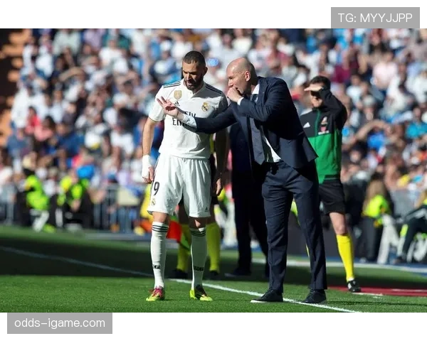 塞尔塔主帅施老师战术点睛，球队状态回暖引关注