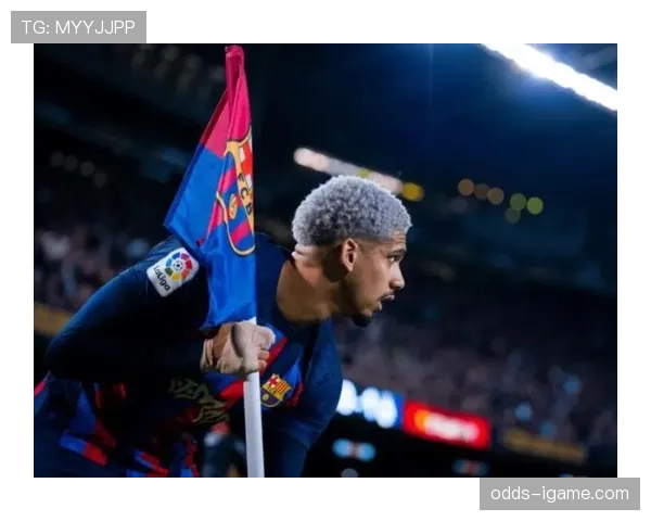 萨利巴与阿劳霍：力量型与技术型中卫路线对比